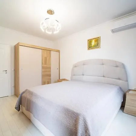 Grand Karavel Top Center Lux Apartment *