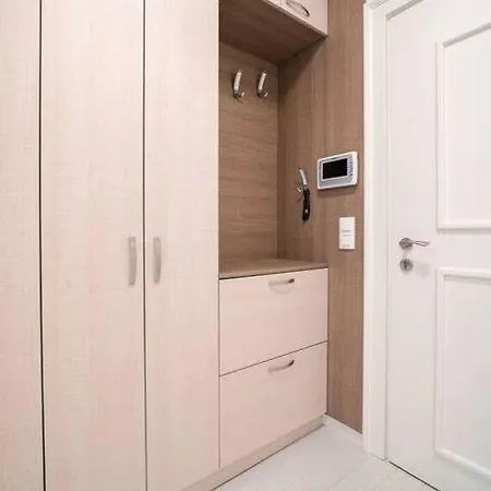 Grand Karavel Top Center Lux *