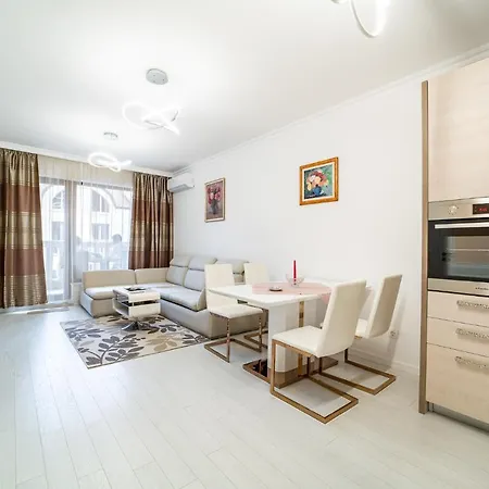 Grand Karavel Top Center Lux Apartment